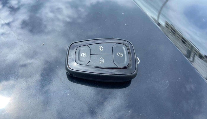 2022 Tata ALTROZ XZ PLUS I-TURBO PETROL DARK EDITION, Petrol, Manual, 38,303 km, Key Close Up