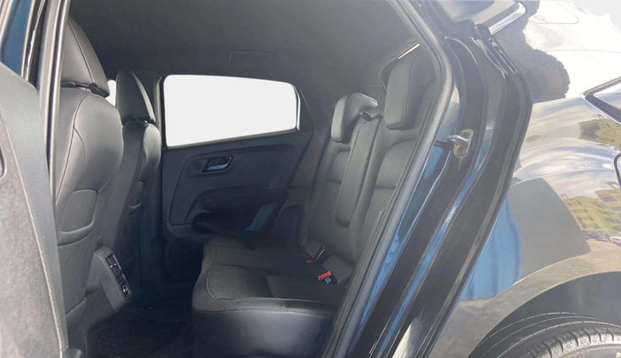 2022 Tata ALTROZ XZ PLUS I-TURBO PETROL DARK EDITION, Petrol, Manual, 38,303 km, Right Side Rear Door Cabin