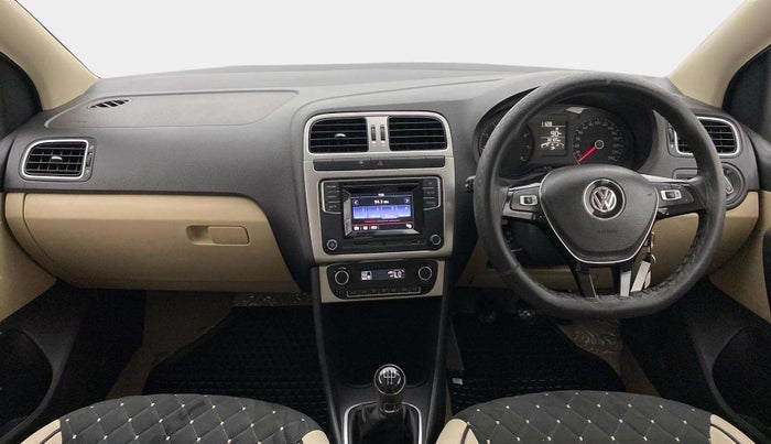 2017 Volkswagen Ameo HIGHLINE1.2L, Petrol, Manual, 32,090 km, Dashboard