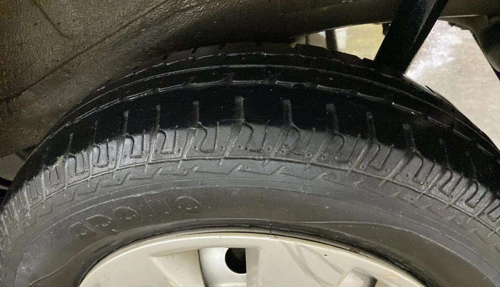 2015 Maruti Wagon R 1.0 LXI, Petrol, Manual, 41,656 km, Right Rear Tyre Tread