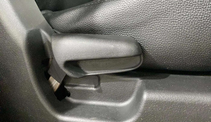 2015 Maruti Wagon R 1.0 LXI, Petrol, Manual, 41,656 km, Driver Side Adjustment Panel
