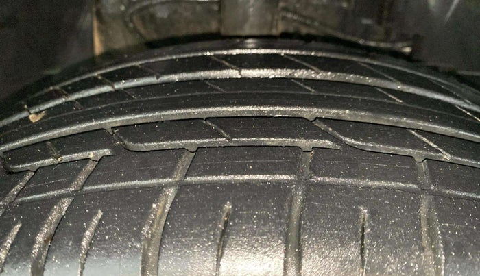 2022 Tata NEXON XZA PLUS (PREMIUM) PETROL, Petrol, Automatic, 17,348 km, Right Front Tyre Tread