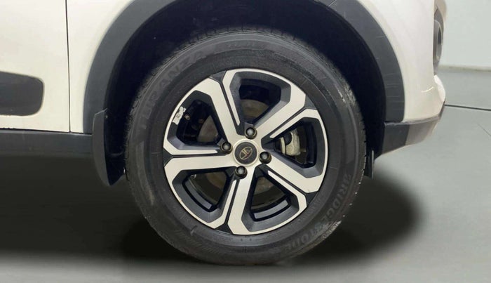 2022 Tata NEXON XZA PLUS (PREMIUM) PETROL, Petrol, Automatic, 17,348 km, Right Front Wheel