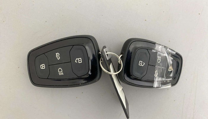 2022 Tata NEXON XZA PLUS (PREMIUM) PETROL, Petrol, Automatic, 17,348 km, Key Close Up
