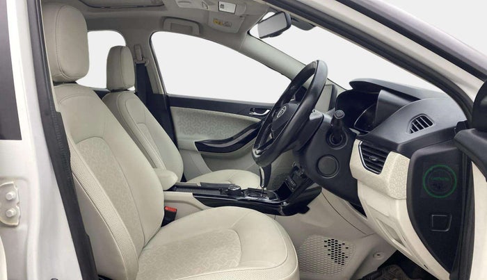 2022 Tata NEXON XZA PLUS (PREMIUM) PETROL, Petrol, Automatic, 17,348 km, Right Side Front Door Cabin