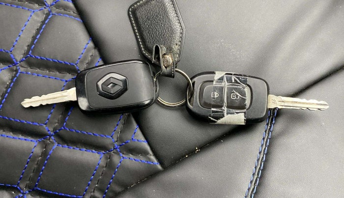 2020 Renault TRIBER RXT, Petrol, Manual, 58,557 km, Key Close Up