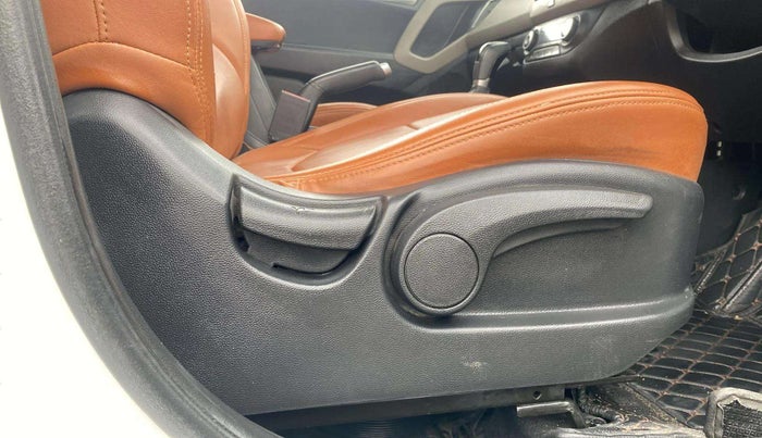 2016 Hyundai Creta SX PLUS AT 1.6 PETROL, Petrol, Automatic, 51,443 km, Driver Side Adjustment Panel