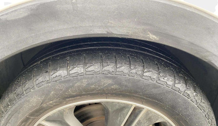 2016 Hyundai Creta SX PLUS AT 1.6 PETROL, Petrol, Automatic, 51,443 km, Right Front Tyre Tread