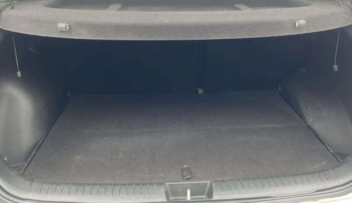 2016 Hyundai Creta SX PLUS AT 1.6 PETROL, Petrol, Automatic, 51,443 km, Boot Inside