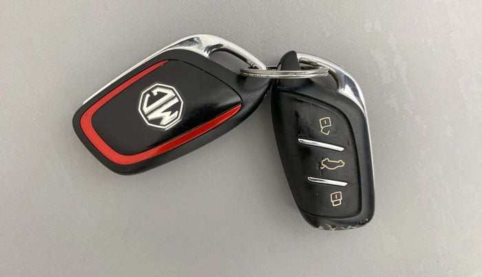 2022 MG ASTOR SMART 1.5 CVT, Petrol, Automatic, 28,072 km, Key Close Up