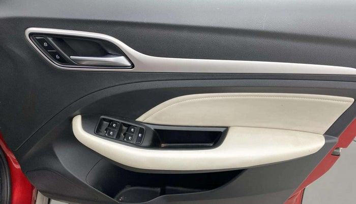 2022 MG ASTOR SMART 1.5 CVT, Petrol, Automatic, 28,072 km, Driver Side Door Panels Control