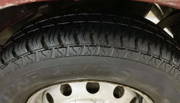 2013 Hyundai Eon D-LITE, Petrol, Manual, 36,920 km, Right Rear Tyre Tread