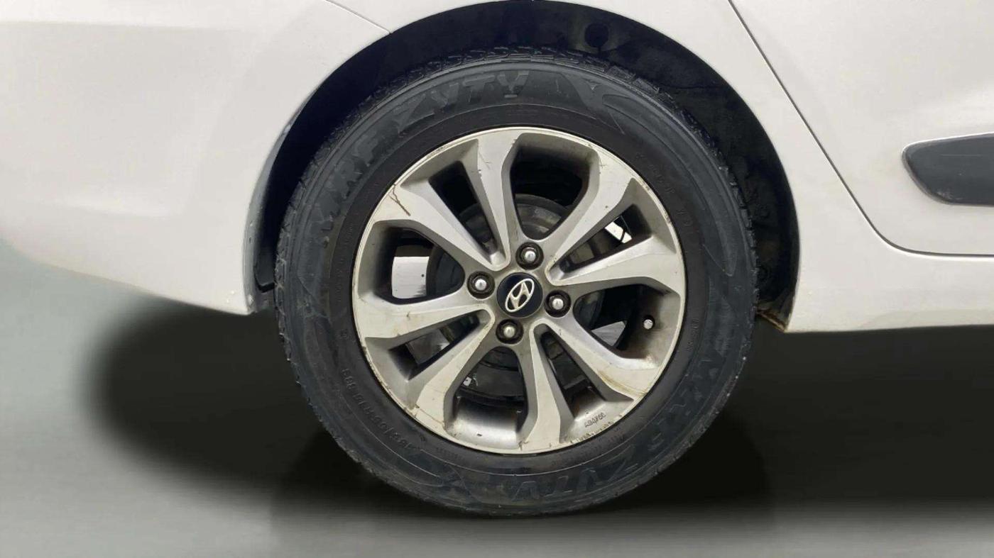 2018 Hyundai Xcent SX 1.2 (O), Petrol, Manual, 99,758 km, Right Rear Wheel