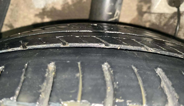 2018 Hyundai Xcent SX 1.2 (O), Petrol, Manual, 99,758 km, Right Rear Tyre Tread