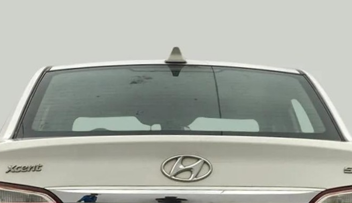2018 Hyundai Xcent SX 1.2 (O), Petrol, Manual, 99,758 km, Rear Windshield