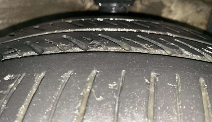 2018 Hyundai Xcent SX 1.2 (O), Petrol, Manual, 99,758 km, Right Front Tyre Tread