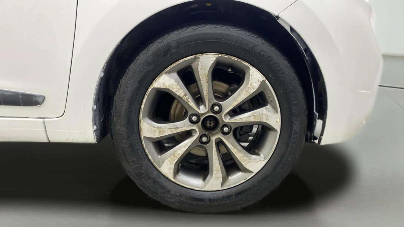 2018 Hyundai Xcent SX 1.2 (O), Petrol, Manual, 99,758 km, Right Front Wheel