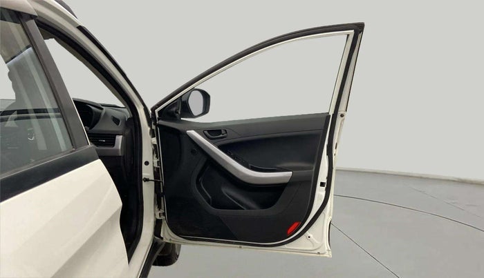 2022 Tata NEXON XM SUNROOF PETROL, Petrol, Manual, 26,016 km, RHS Front Door