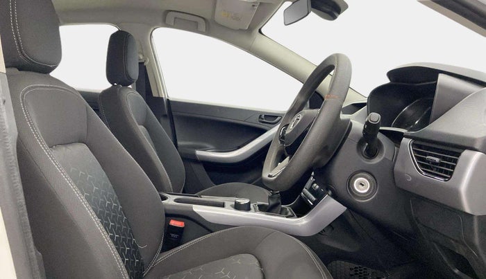 2022 Tata NEXON XM SUNROOF PETROL, Petrol, Manual, 26,016 km, Right Side Front Door Cabin