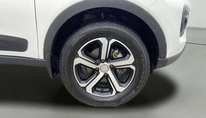 2022 Tata NEXON XM SUNROOF PETROL, Petrol, Manual, 26,016 km, Right Front Wheel