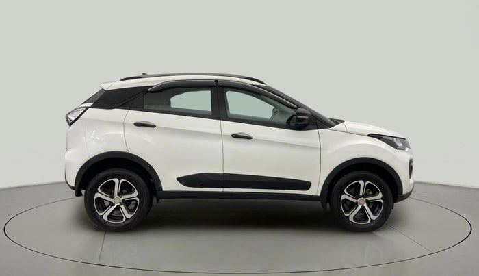 2022 Tata NEXON XM SUNROOF PETROL, Petrol, Manual, 26,016 km, Right Side View