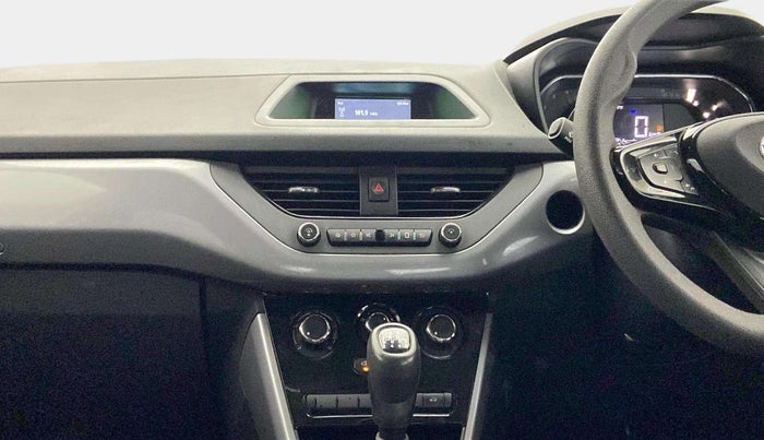 2022 Tata NEXON XM SUNROOF PETROL, Petrol, Manual, 26,016 km, Air Conditioner