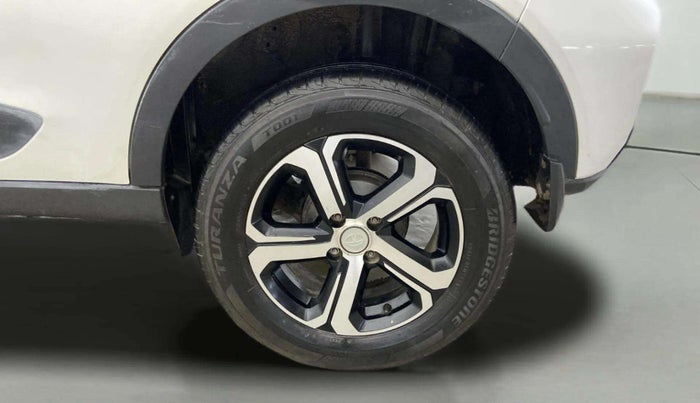 2022 Tata NEXON XM SUNROOF PETROL, Petrol, Manual, 26,016 km, Left Rear Wheel