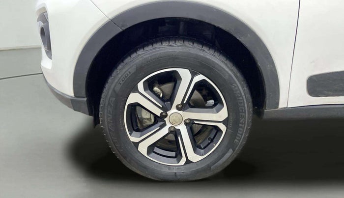 2022 Tata NEXON XM SUNROOF PETROL, Petrol, Manual, 26,016 km, Left Front Wheel