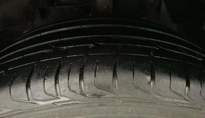 2022 Tata NEXON XM SUNROOF PETROL, Petrol, Manual, 26,016 km, Left Front Tyre Tread