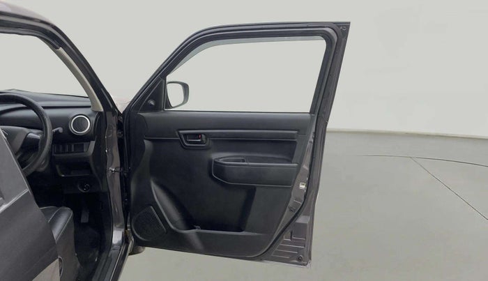 2022 Maruti S PRESSO VXI PLUS AMT, Petrol, Automatic, 18,449 km, RHS Front Door