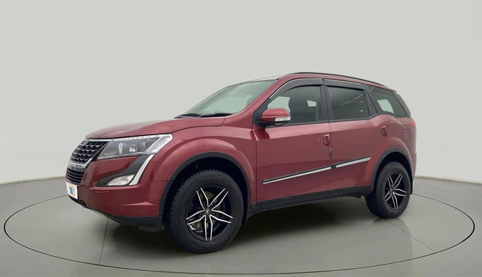 2018 Mahindra XUV500 W9, Diesel, Manual, 60,399 km, Left Front Diagonal