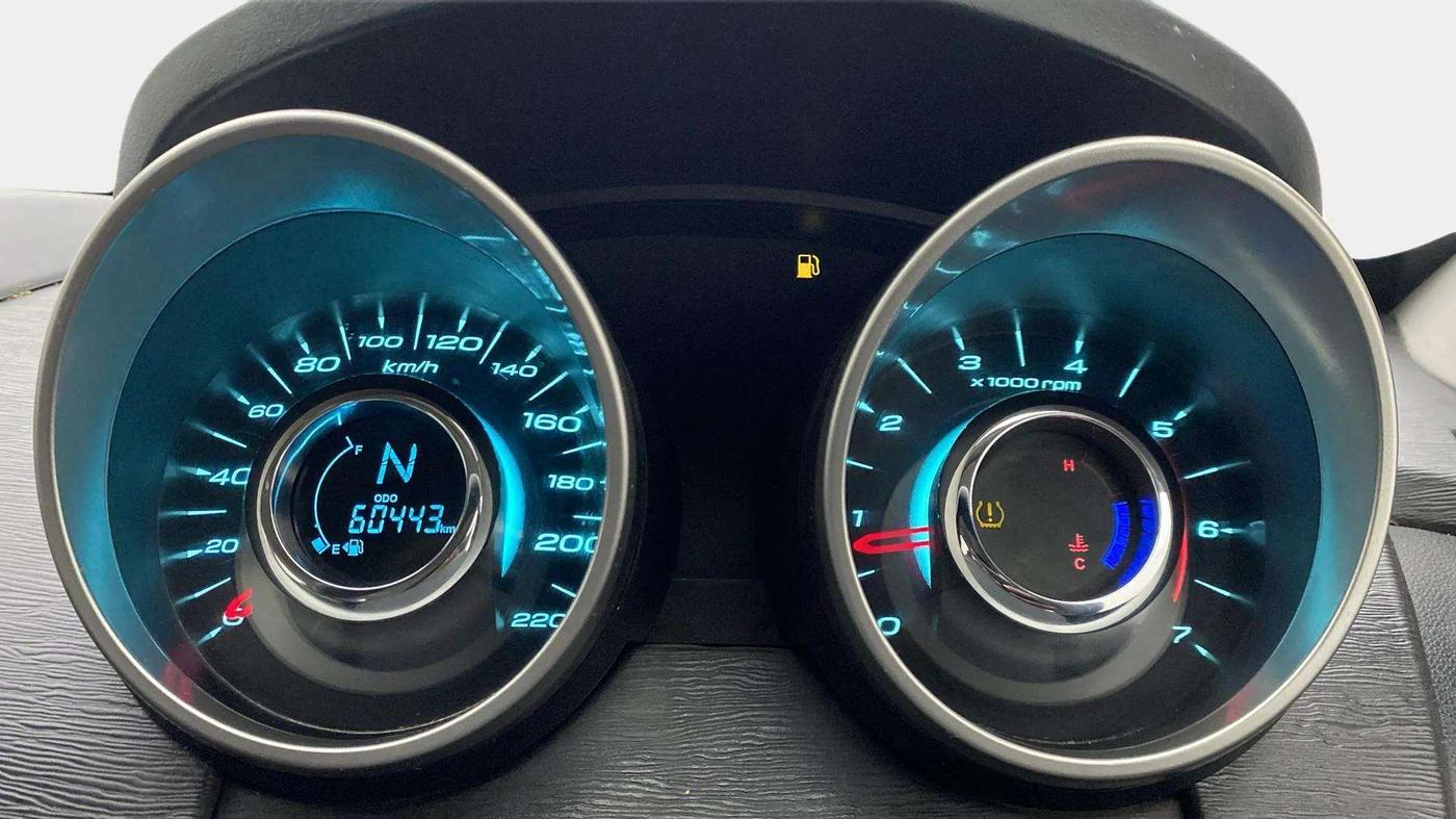 2018 Mahindra XUV500 W9, Diesel, Manual, 60,452 km, Odometer Image
