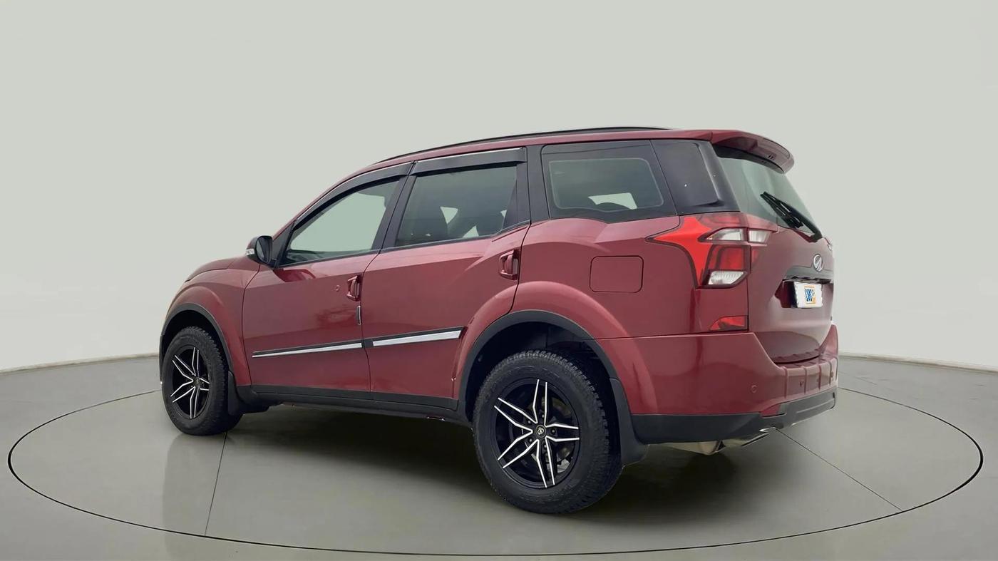 2018 Mahindra XUV500 W9, Diesel, Manual, 60,452 km, Left Back Diagonal