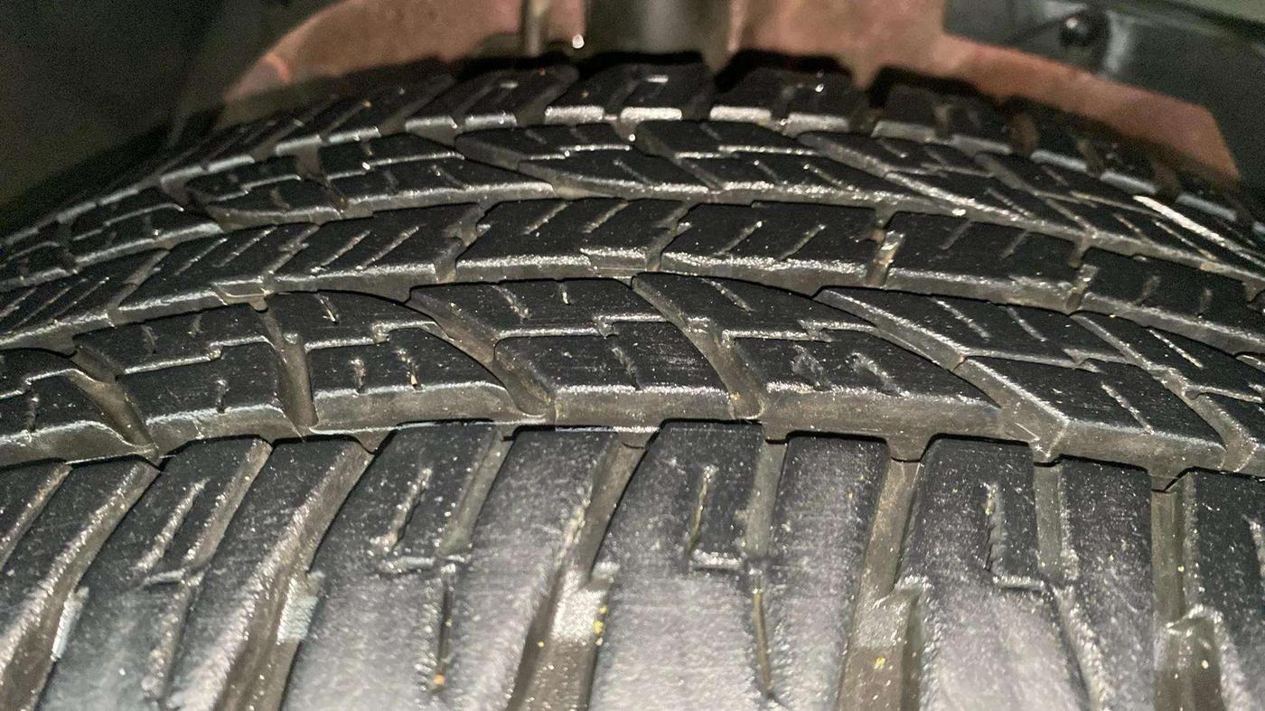 2018 Mahindra XUV500 W9, Diesel, Manual, 60,452 km, Right Front Tyre Tread