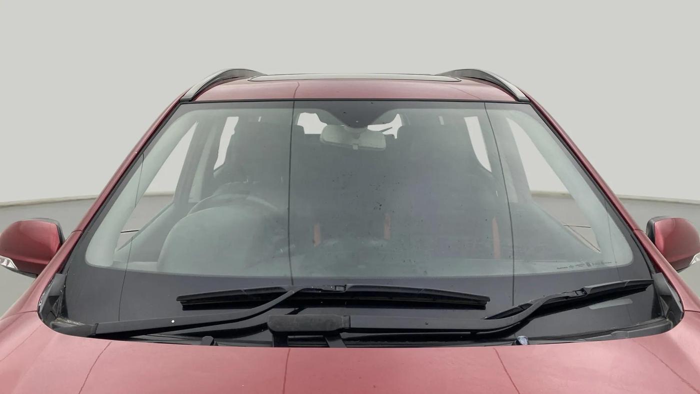 2018 Mahindra XUV500 W9, Diesel, Manual, 60,452 km, Front Windshield