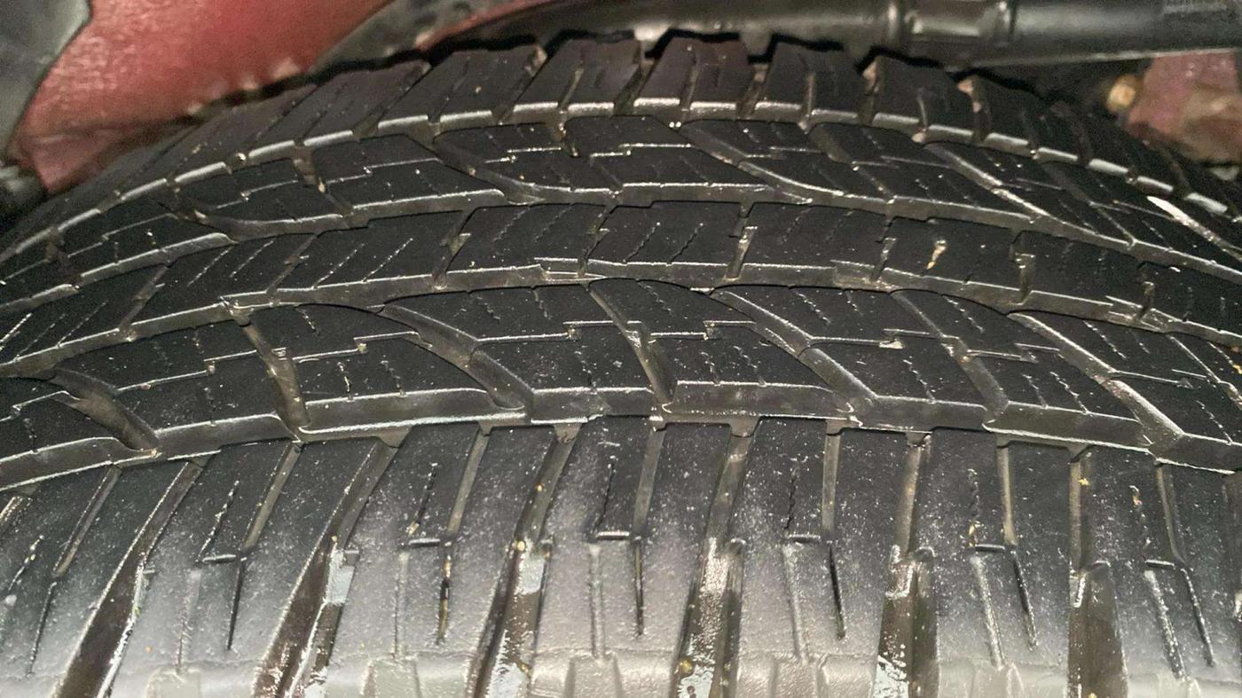 2018 Mahindra XUV500 W9, Diesel, Manual, 60,452 km, Left Rear Tyre Tread