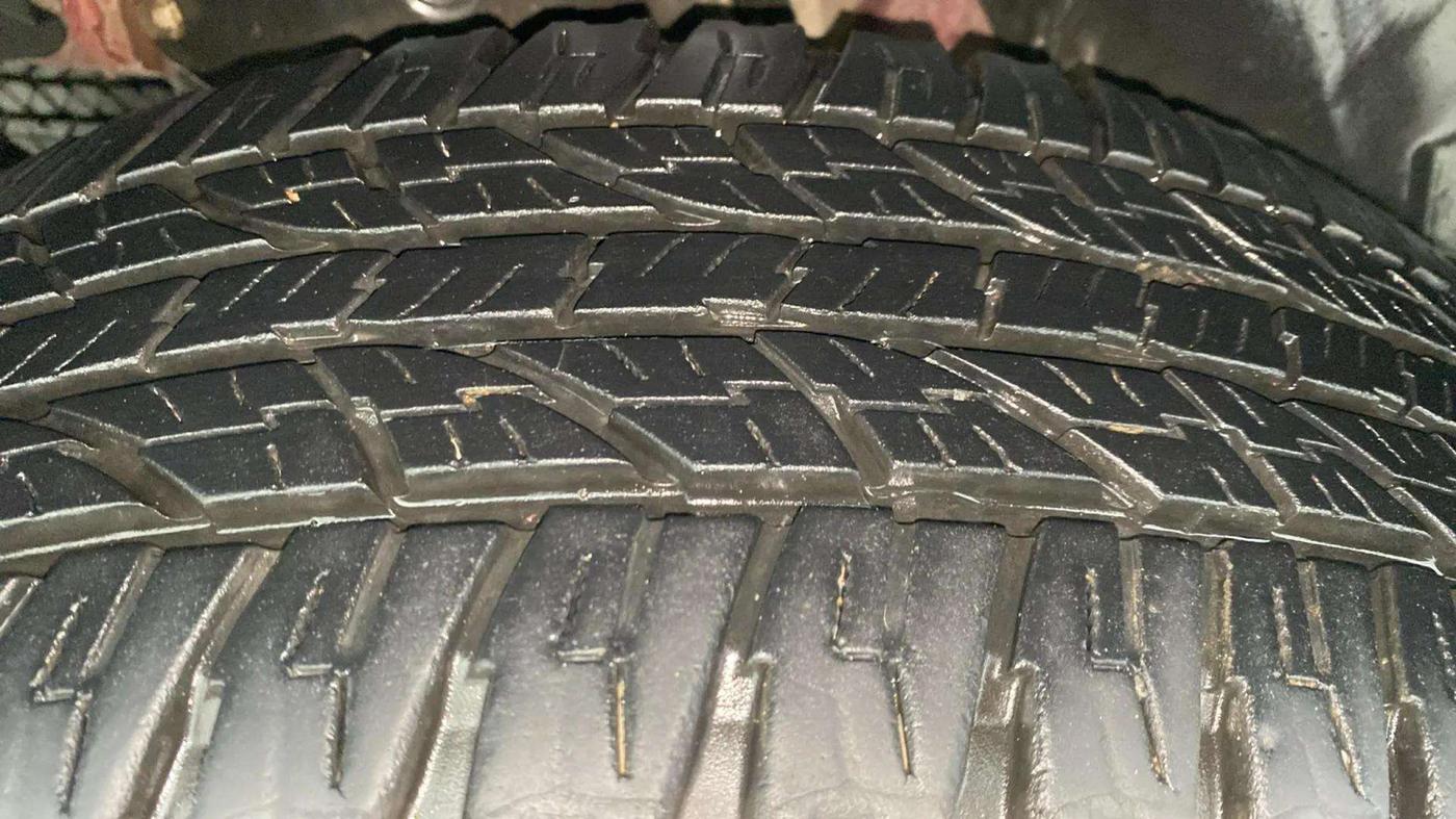 2018 Mahindra XUV500 W9, Diesel, Manual, 60,452 km, Right Rear Tyre Tread