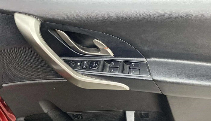 2018 Mahindra XUV500 W9, Diesel, Manual, 60,399 km, Driver Side Door Panels Control