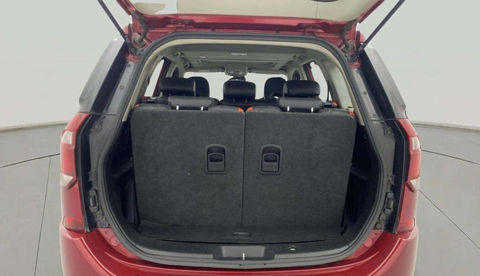 2018 Mahindra XUV500 W9, Diesel, Manual, 60,399 km, Boot Inside