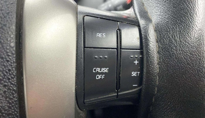 2018 Mahindra XUV500 W9, Diesel, Manual, 60,399 km, Adaptive Cruise Control
