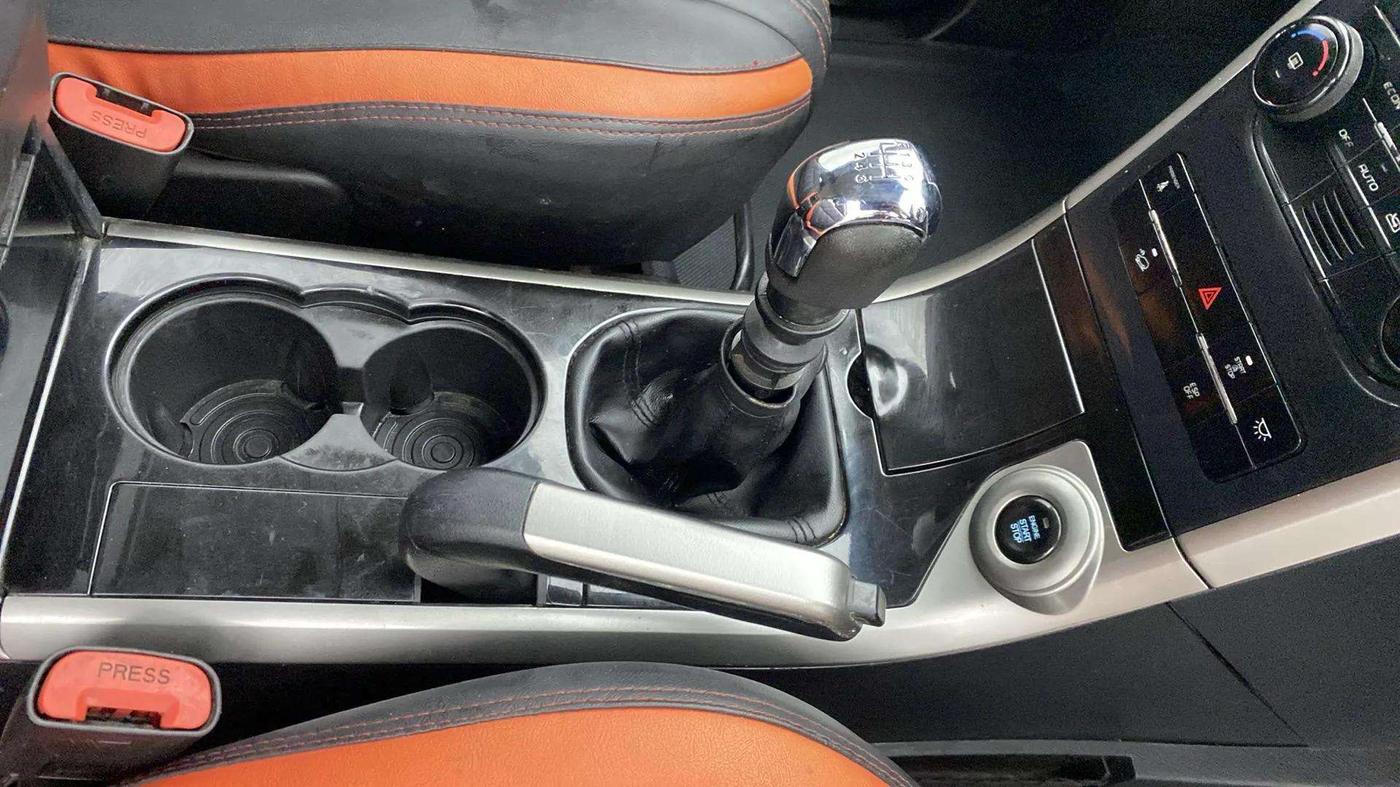 2018 Mahindra XUV500 W9, Diesel, Manual, 60,452 km, Gear Lever