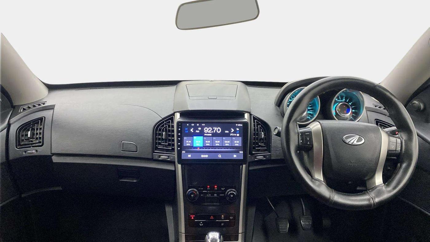 2018 Mahindra XUV500 W9, Diesel, Manual, 60,452 km, Dashboard