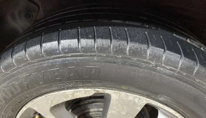 2014 Hyundai i20 ASTA 1.2, Petrol, Manual, 62,860 km, Left Front Tyre Tread