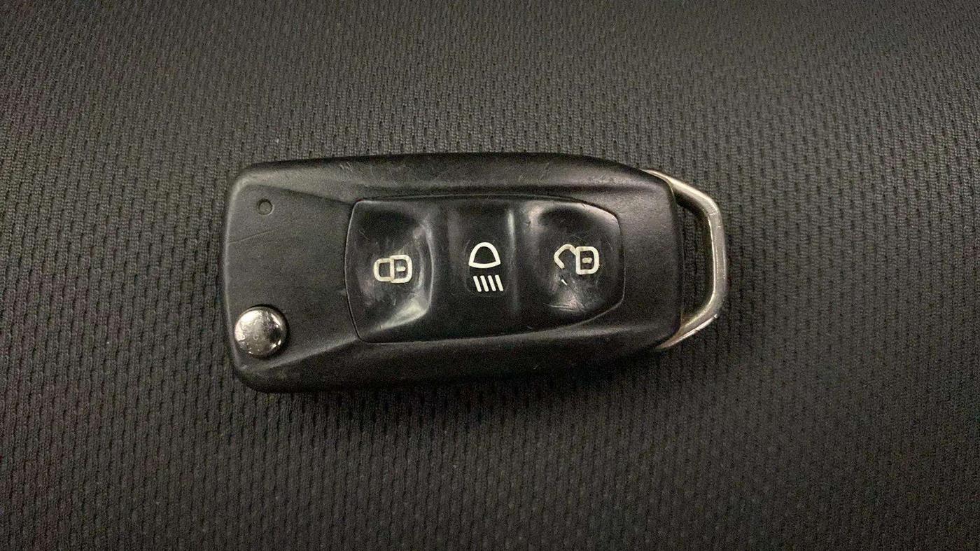 2018 Tata Tiago XZ PETROL, Petrol, Manual, 97,367 km, Key Close Up