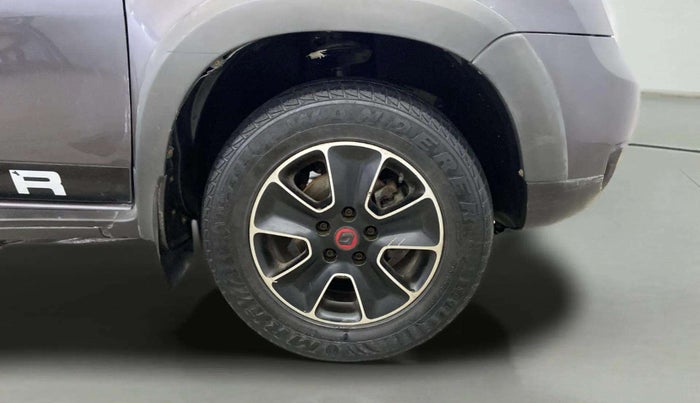 2018 Renault Duster RXS CVT, Petrol, Automatic, 87,397 km, Right Front Wheel