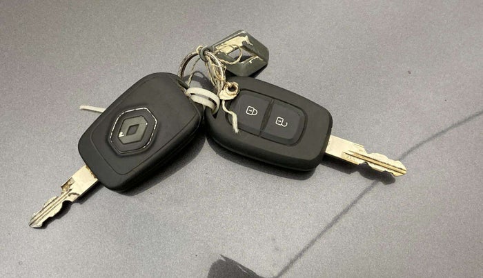 2018 Renault Duster RXS CVT, Petrol, Automatic, 87,397 km, Key Close Up