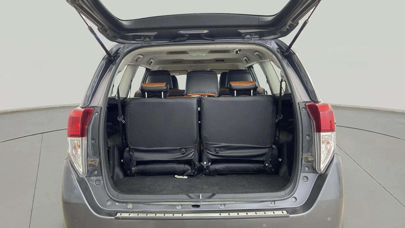 2022 Toyota Innova Crysta 2.4 GX AT 7 STR, Diesel, Automatic, 84,125 km, Boot Open Zoomed View