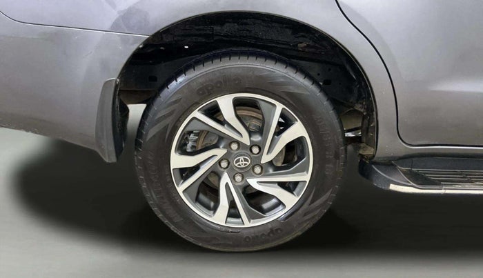 2022 Toyota Innova Crysta 2.4 GX AT 7 STR, Diesel, Automatic, 84,125 km, Right Rear Wheel