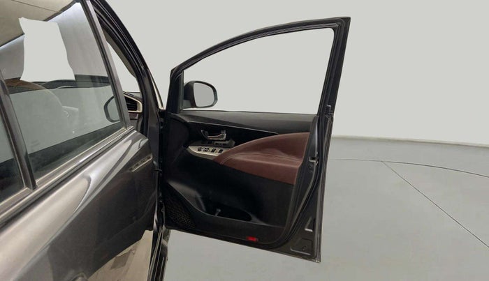 2022 Toyota Innova Crysta 2.4 GX AT 7 STR, Diesel, Automatic, 84,125 km, RHS Front Door