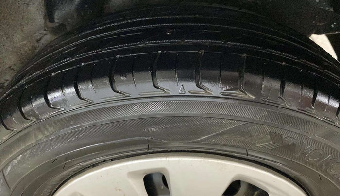 2012 Hyundai i10 MAGNA 1.1, Petrol, Manual, 59,005 km, Right Front Tyre Tread